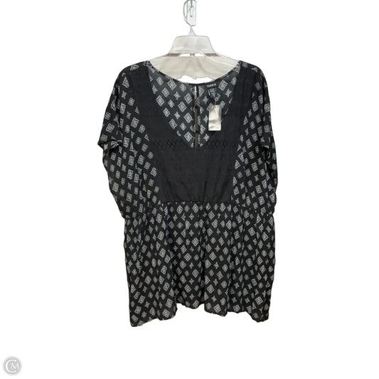 Top Short Sleeve By Torrid In Black & White, Size: 3x