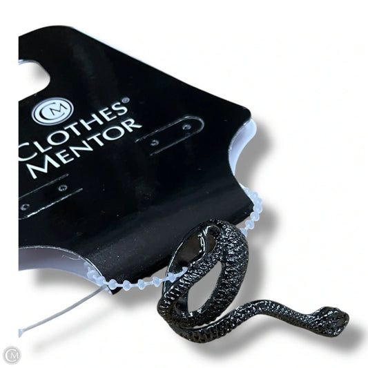 Ring Band By Clothes Mentor, Size: 5