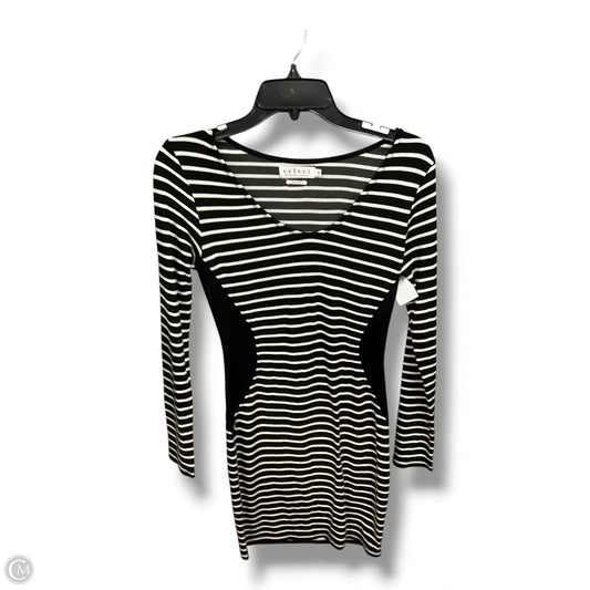 Dress Casual Short By Velvet By Graham & Spencer In Striped Pattern, Size: S