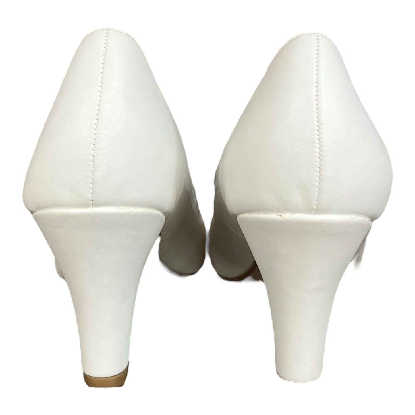 White Shoes Heels Block Journee, Size 8