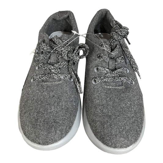 Grey Shoes Sneakers Clothes Mentor, Size 8.5