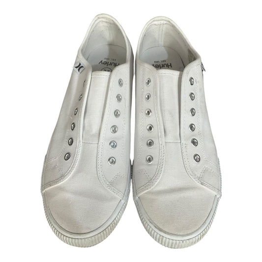 Shoes Sneakers By Clothes Mentor In White, Size: 9