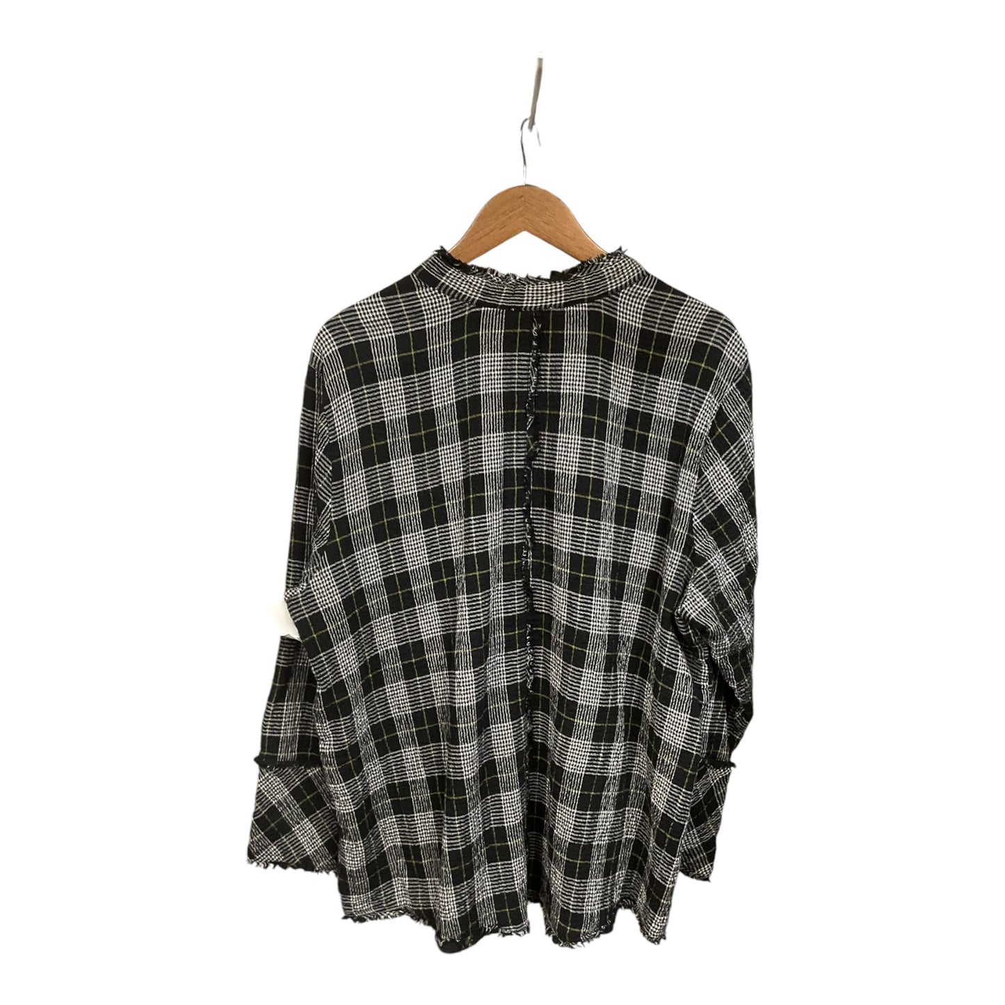 Top Long Sleeve By Habitat In Plaid Pattern, Size: L