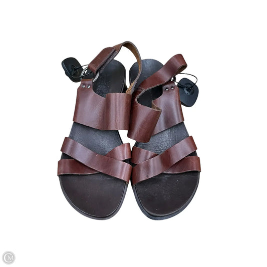 Sandals Flats By Timberland In Brown, Size: 6.5