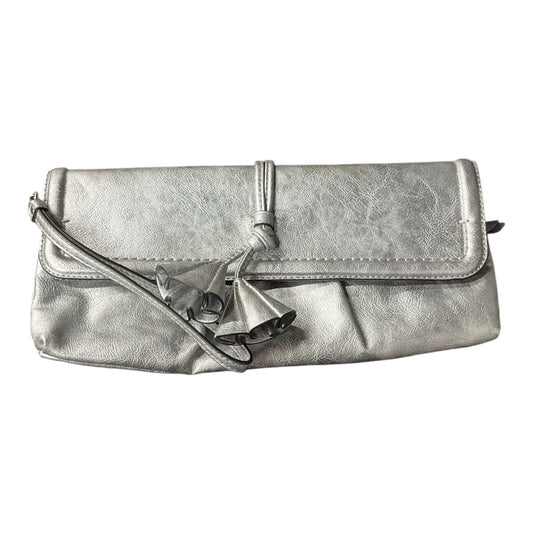 Wristlet By Simply Vera, Size: Medium