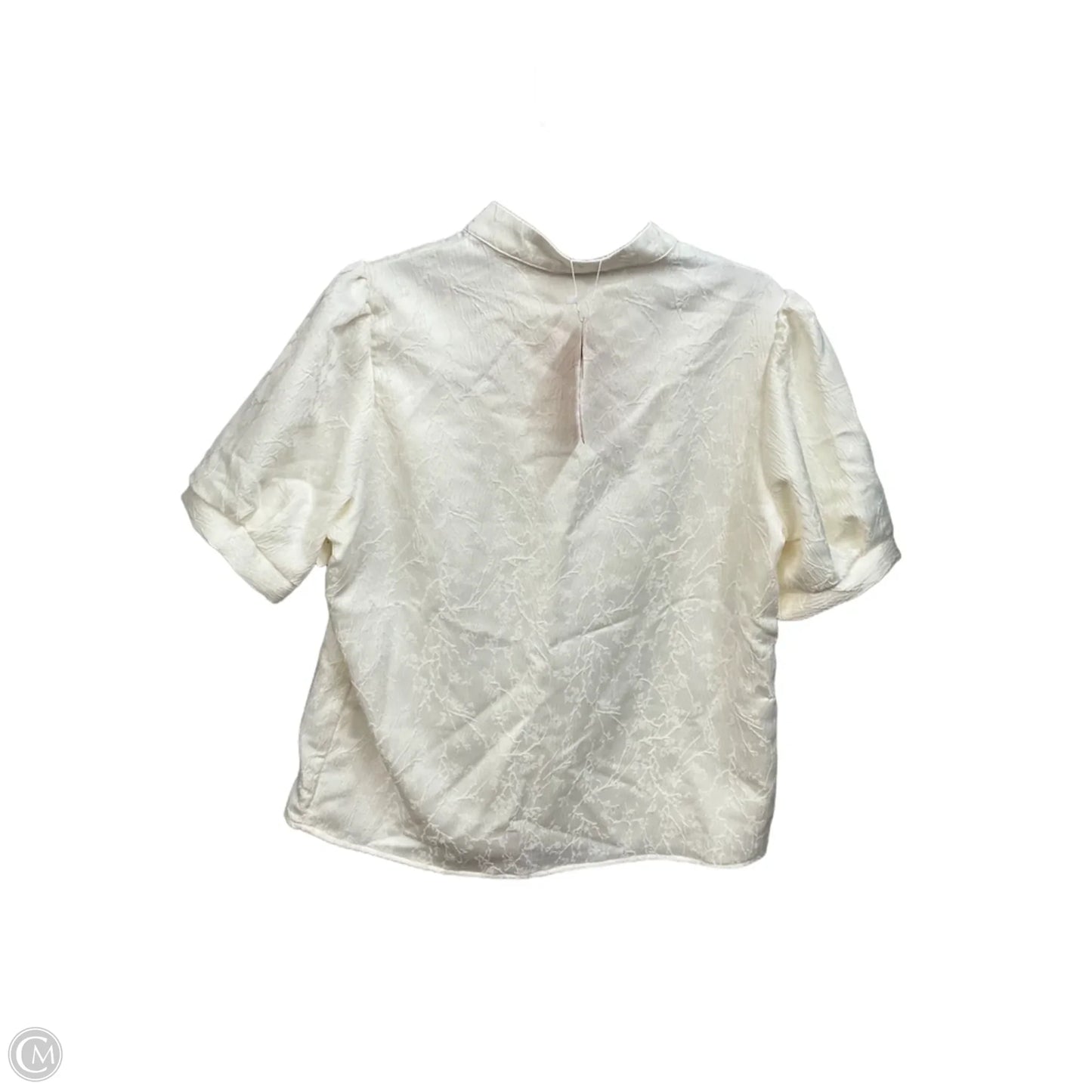 Top Short Sleeve By Clothes Mentor In Ivory, Size: Xxl