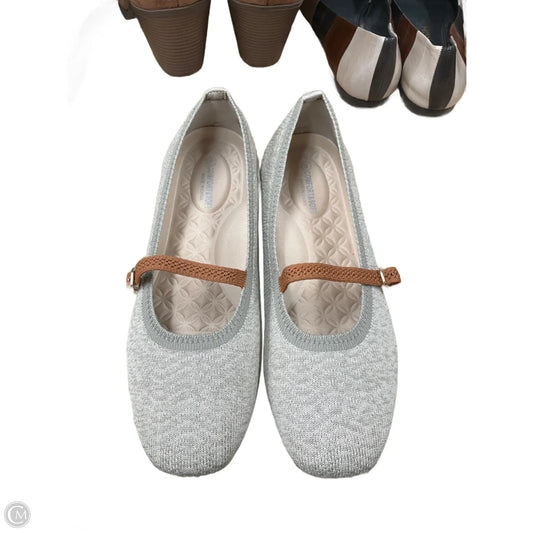 Shoes Flats By Cmc In Tan, Size: 8