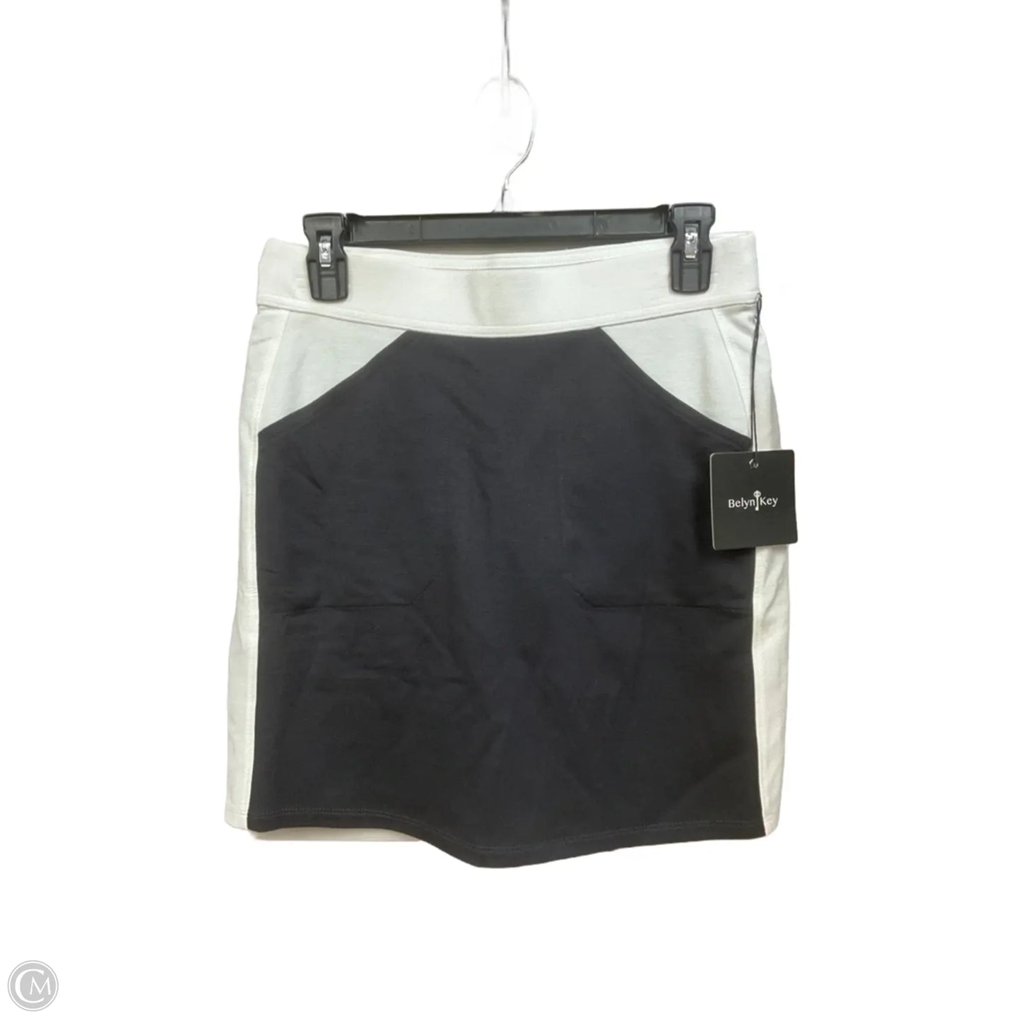 Skort By Clothes Mentor In Black & White, Size: Xs