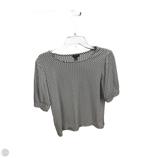 Top Short Sleeve By Ann Taylor In Checkered Pattern, Size: M