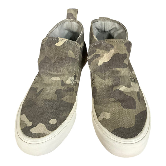 Shoes Flats By Cmc In Camouflage Print, Size: 7.5