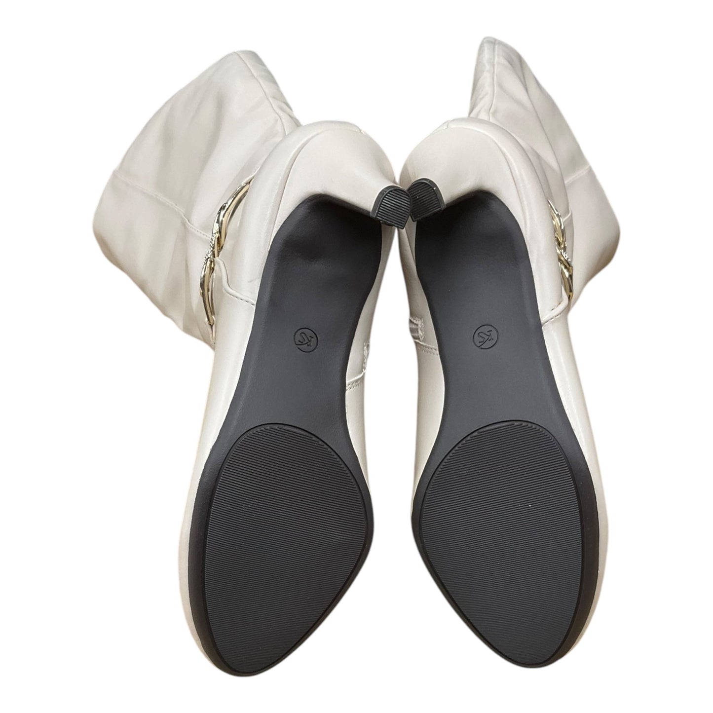 Boots Ankle Flats By Karen Scott In Cream, Size: 8