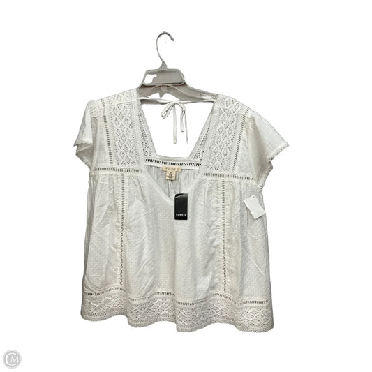 Top Short Sleeve By Torrid In White, Size: L