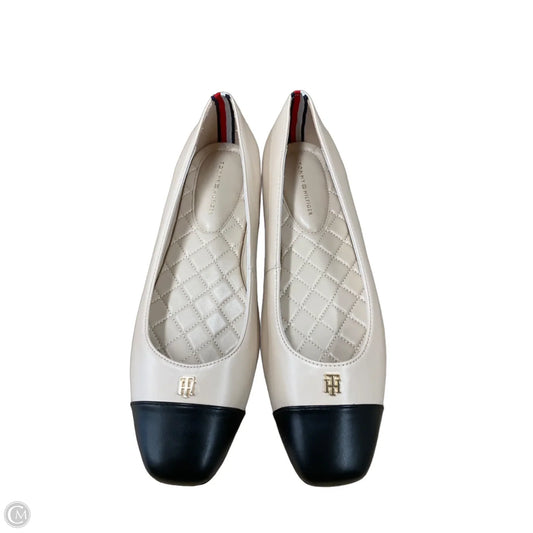 Shoes Flats By Tommy Hilfiger In Black & Tan, Size: 9.5