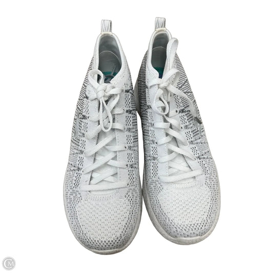 Shoes Sneakers By Skechers In White, Size: 7.5