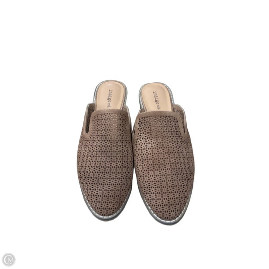 Shoes Flats By Indigo Rd In Brown, Size: 8