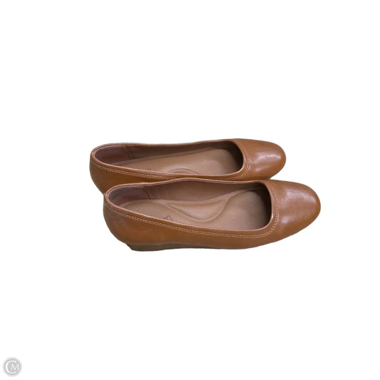 Shoes Flats By Bare Traps In Tan, Size: 7