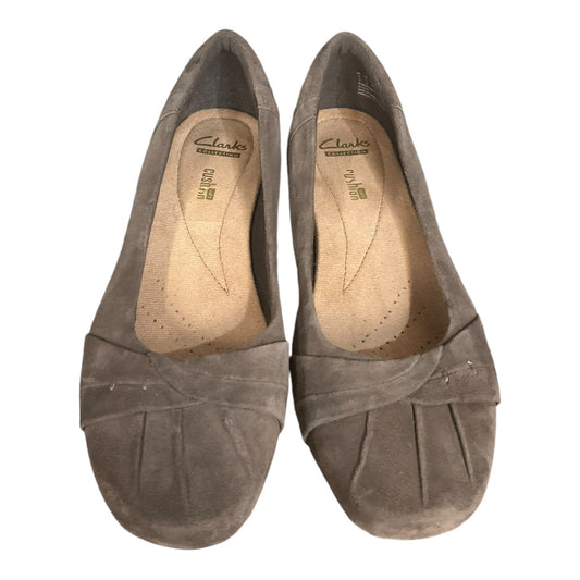 Shoes Flats By Clarks In Tan, Size: 7.5