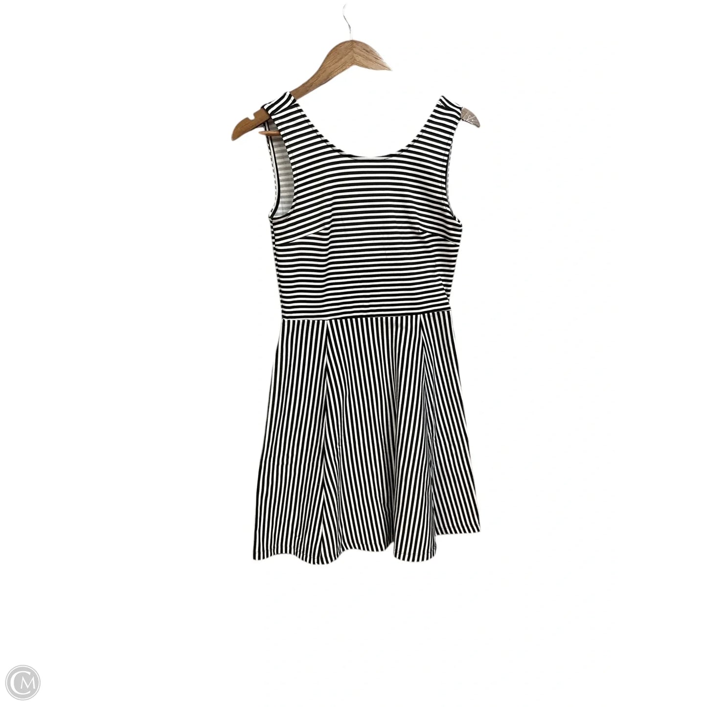 Dress Casual Short By H&m In Black & White, Size: S