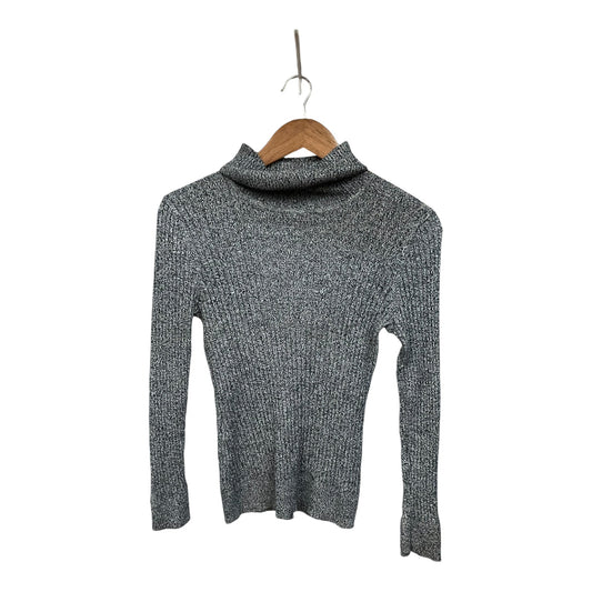 Top Long Sleeve By Croft And Barrow In Grey, Size: M