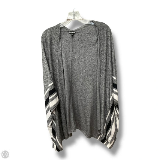 Shawl By Express In Grey, Size: Osfm