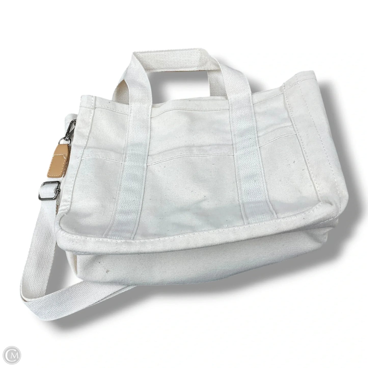 Tote By Clothes Mentor, Size: Medium