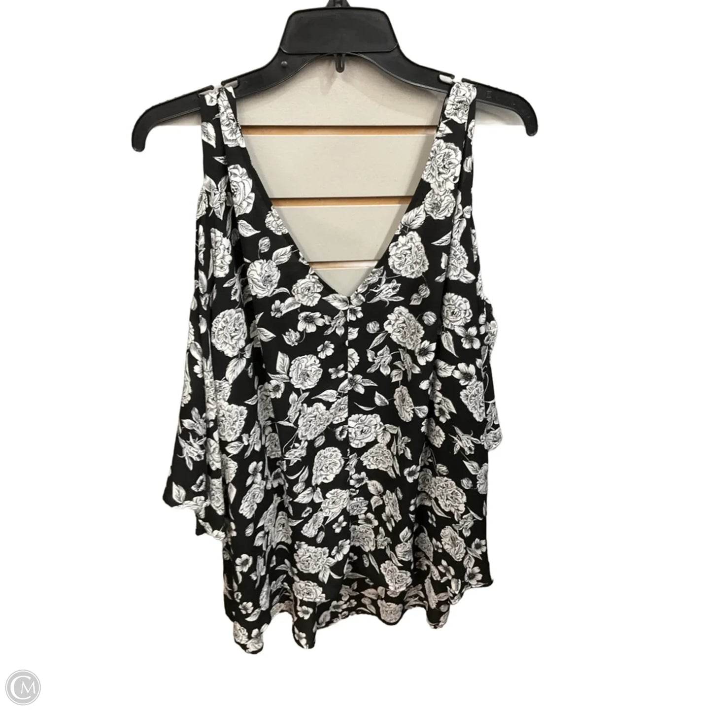 Top Short Sleeve By Torrid In Black & White, Size: 4x