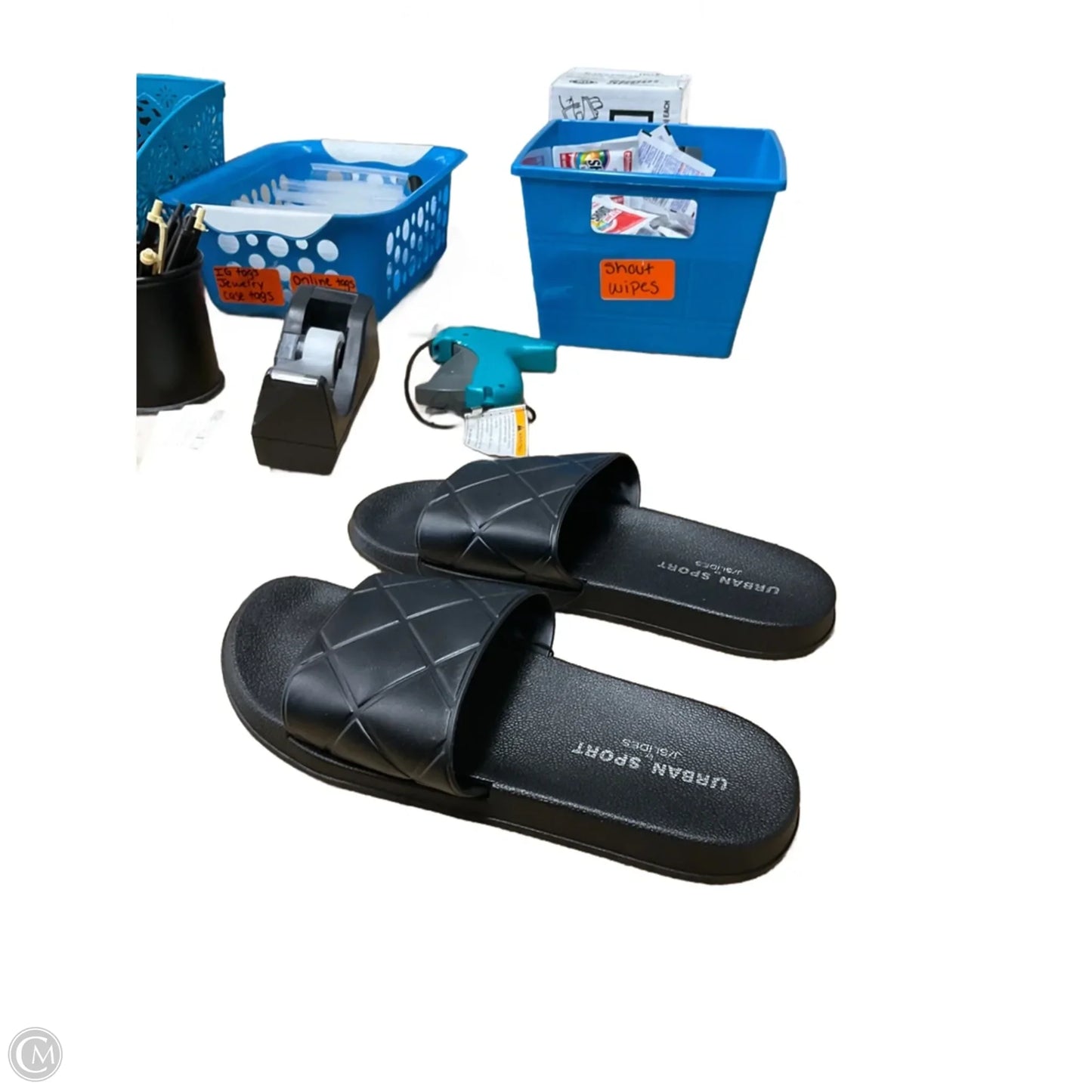 Sandals Flats By Clothes Mentor In Black, Size: 9