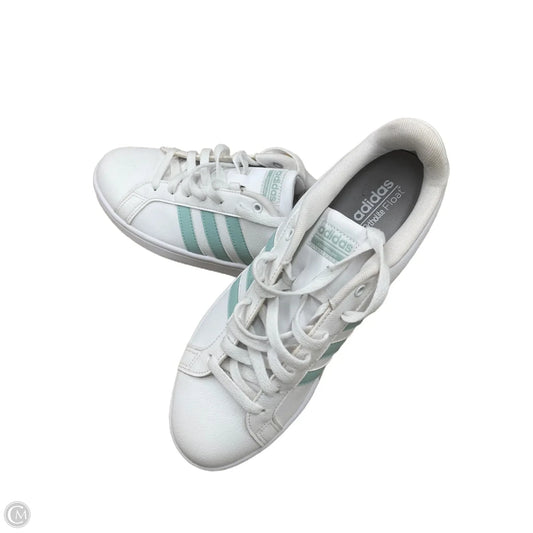 Shoes Flats By Adidas In White, Size: 10