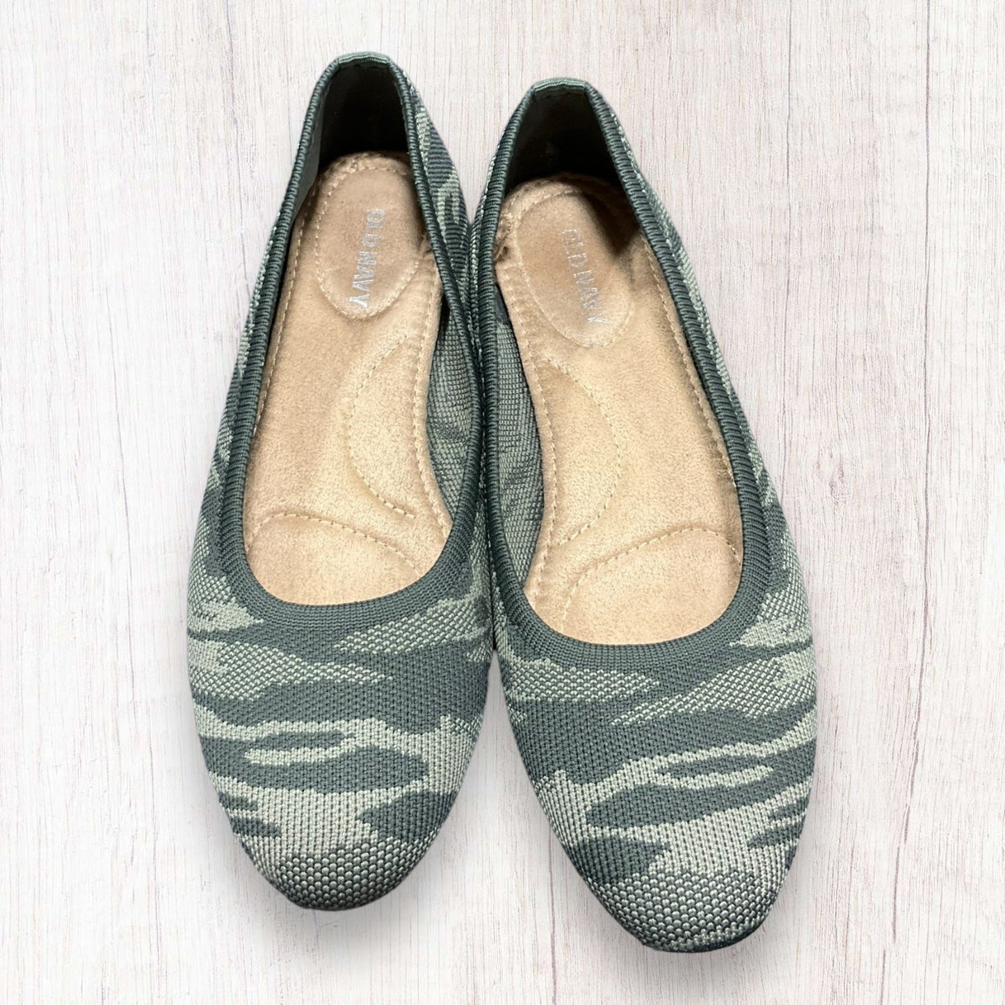 Camouflage Print Shoes Flats Old Navy, Size 6