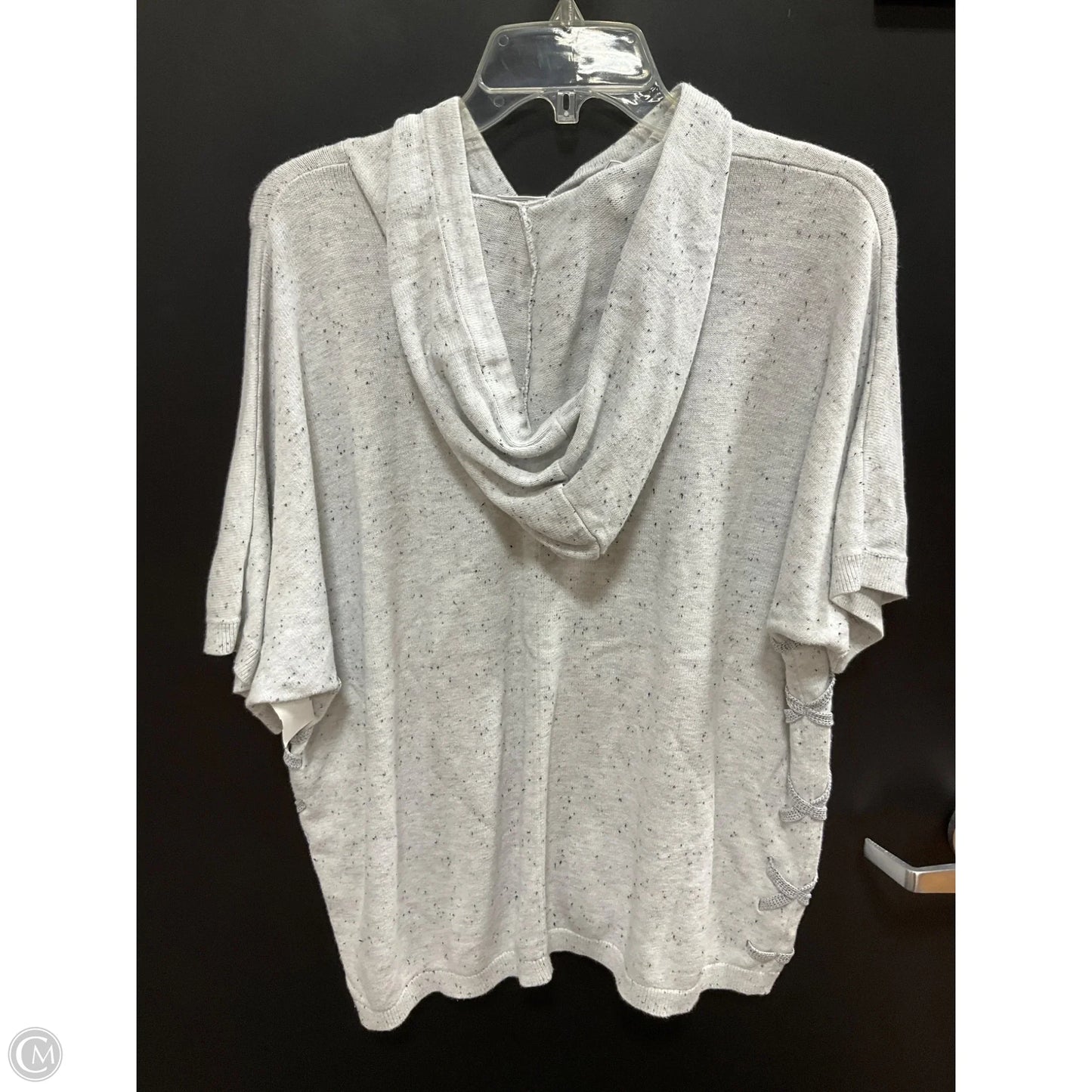 Sweater Short Sleeve By Cabi In Grey, Size: Xs