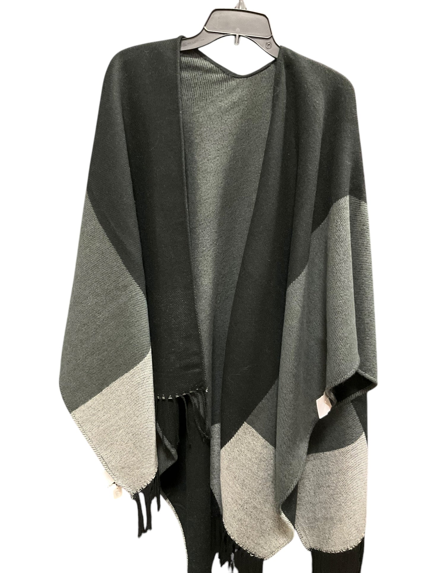 Shawl By Vince Camuto In Black & White, Size: Osfm