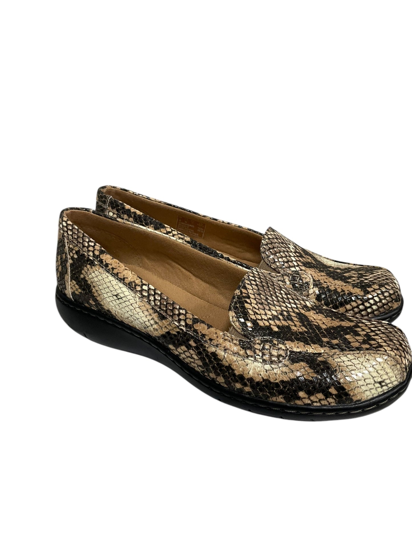 Shoes Flats By Clarks In Snakeskin Print, Size: 7.5