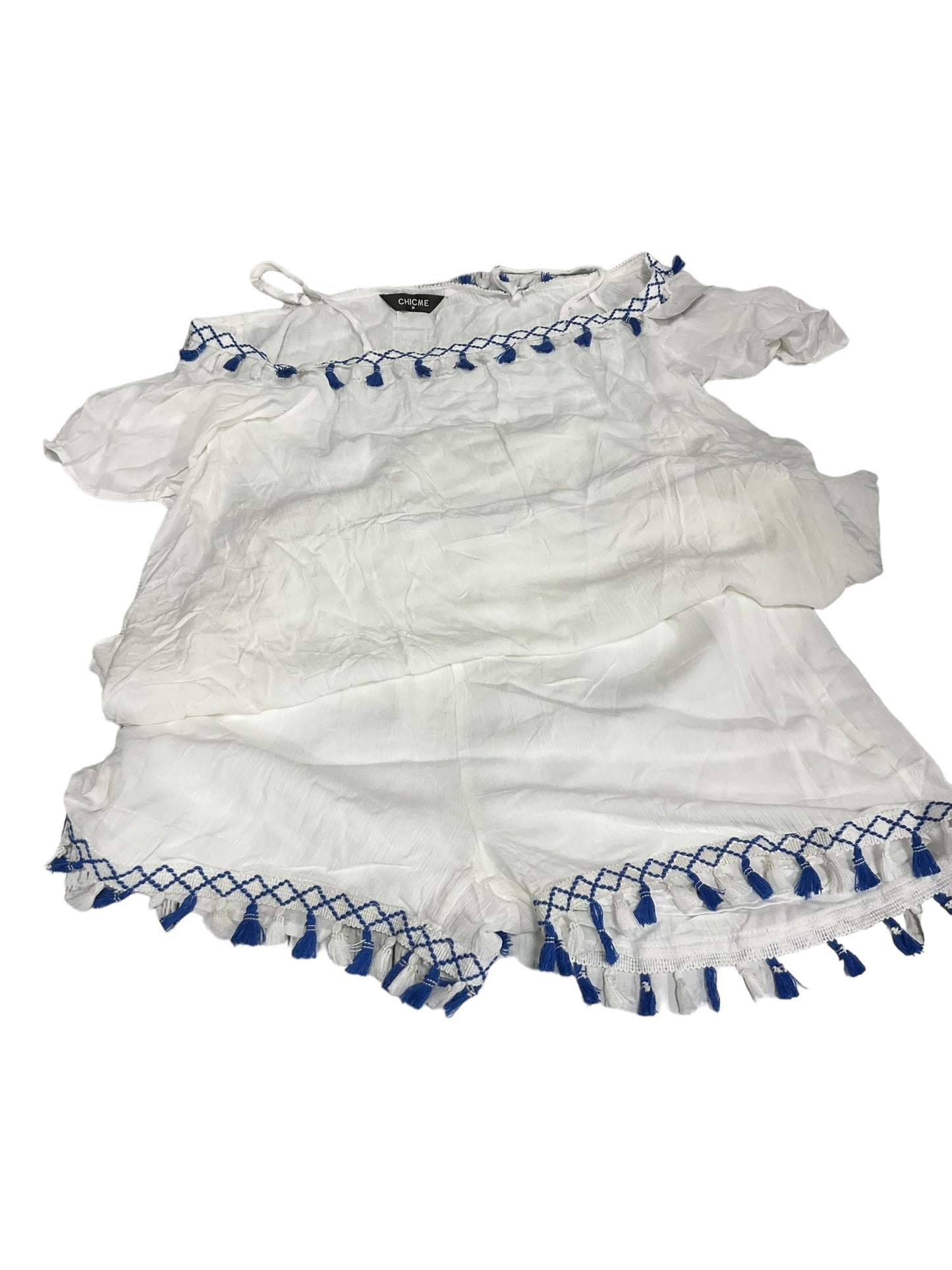 White Shorts Set Clothes Mentor, Size M