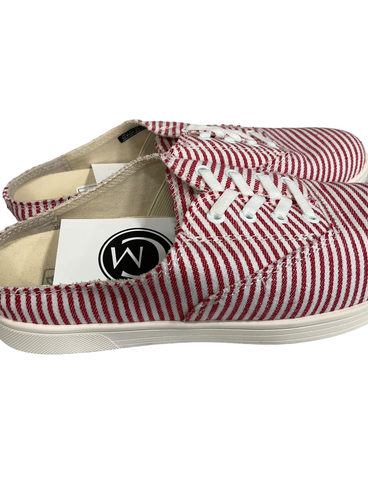 Shoes Sneakers By Clothes Mentor In Red & White, Size: 6.5