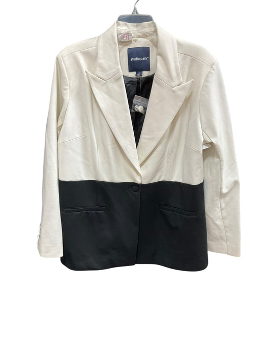 Blazer By Clothes Mentor In Black & White, Size: 1x