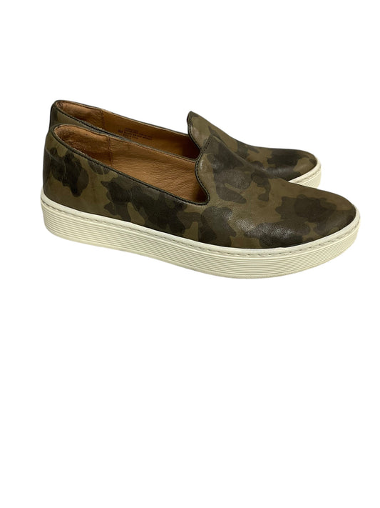 Shoes Sneakers By Sofft In Camouflage Print, Size: 8