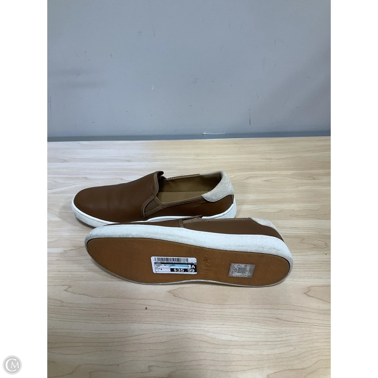 Shoes Designer By Ugg In Tan, Size: 9