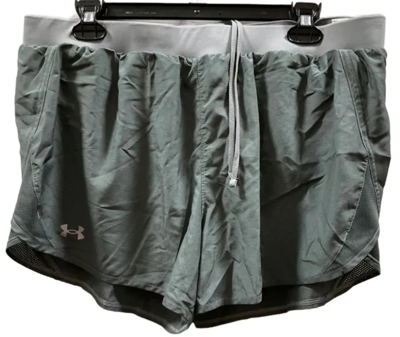 Athletic Shorts By Under Armour In Grey, Size: Xl