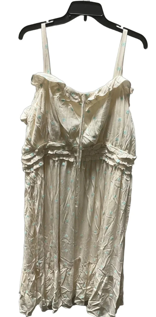 Top Short Sleeve By Torrid In Cream, Size: 3x