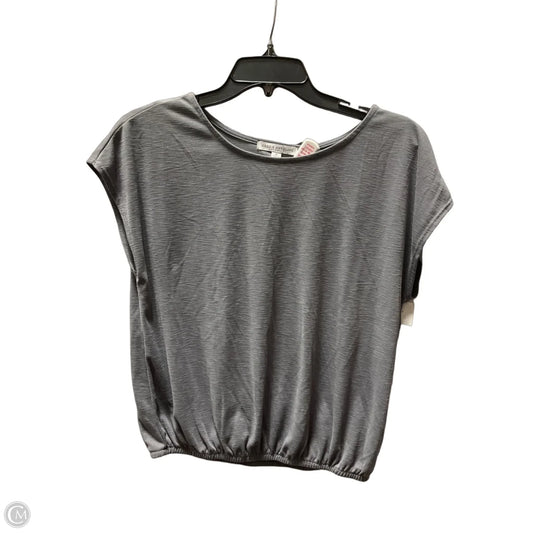 Top Short Sleeve By Green Envelope In Grey, Size: M