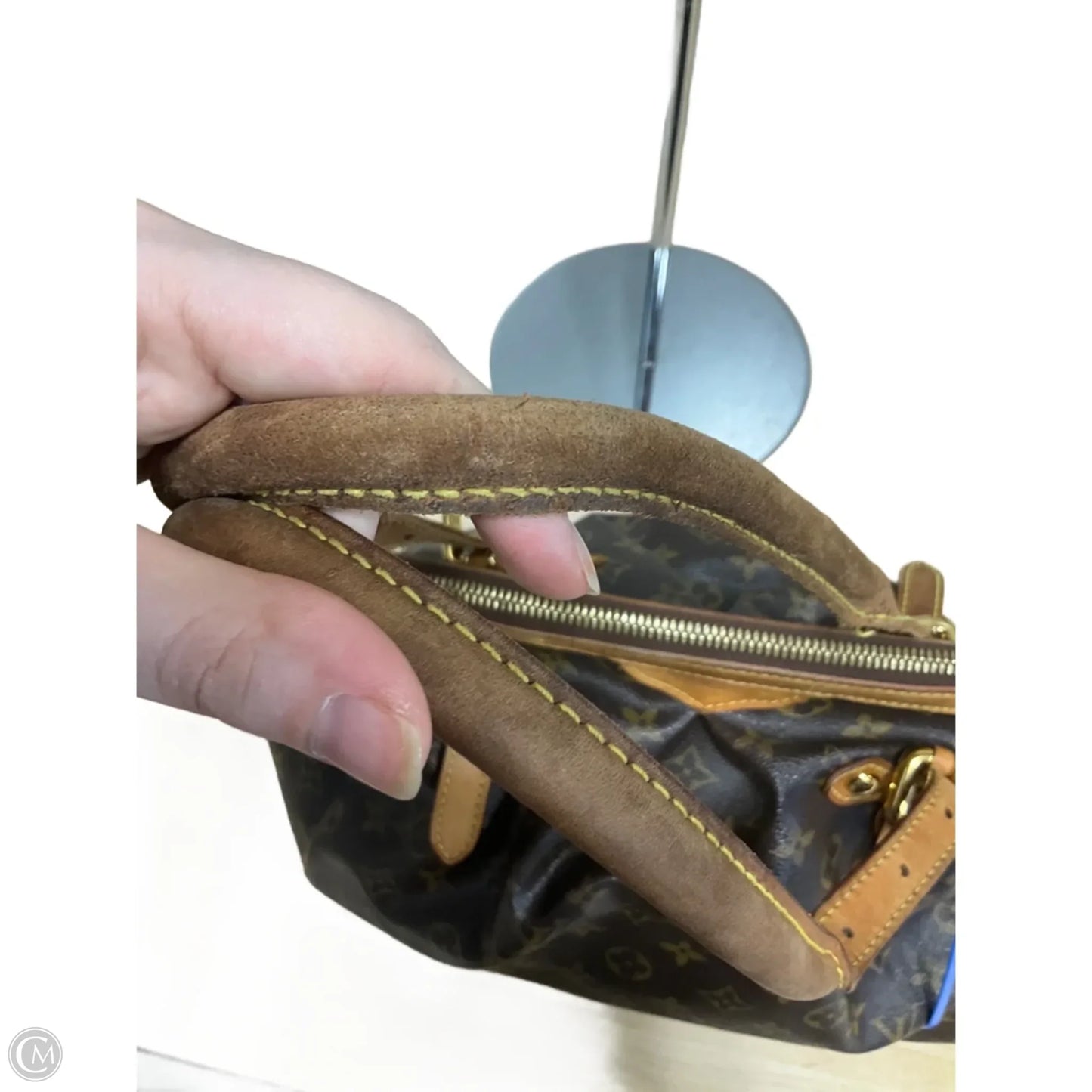 Handbag Luxury Designer By Louis Vuitton, Size: Medium