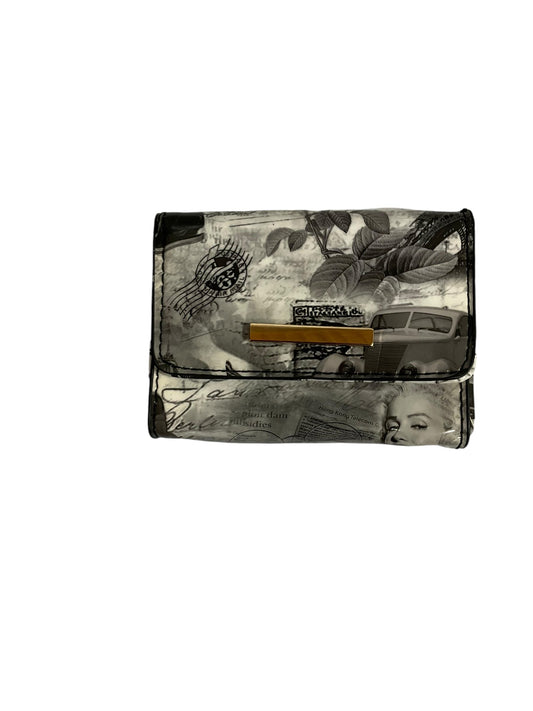Coin Purse By Clothes Mentor  Size: Small