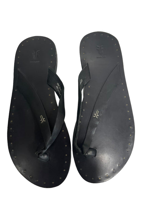 Black Sandals Flip Flops Frye, Size 6