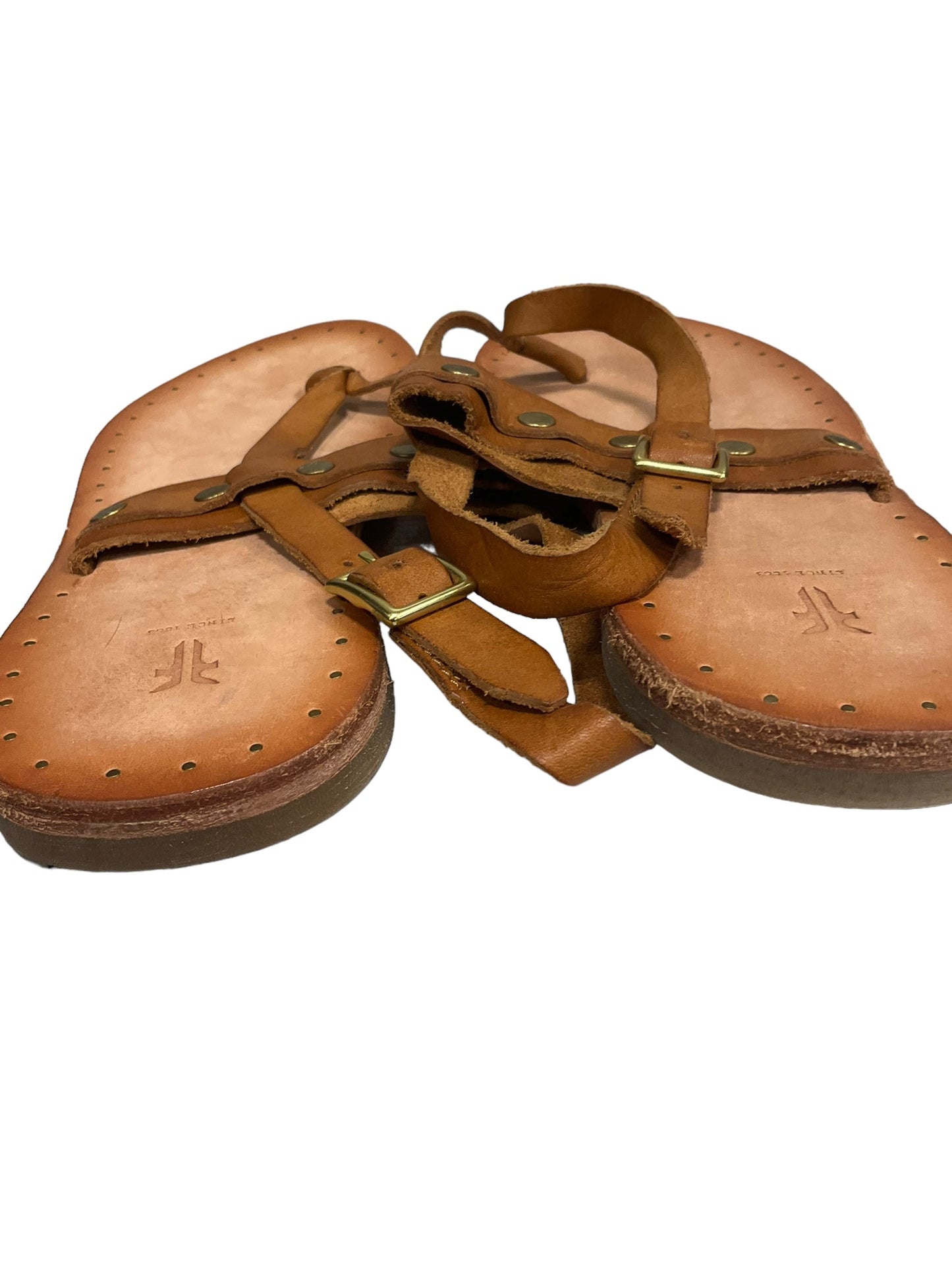 Tan Sandals Flats Frye, Size 6