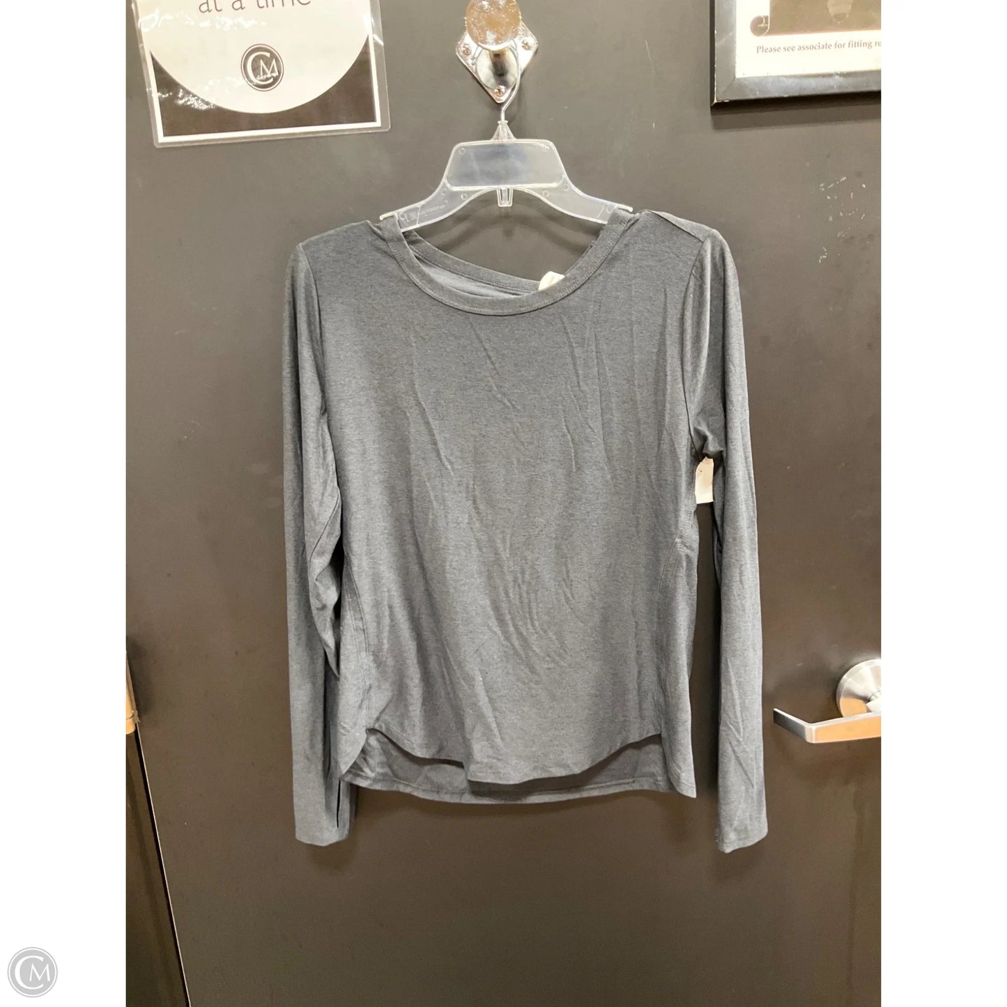 Athletic Top Long Sleeve Crewneck By Old Navy In Grey, Size: M