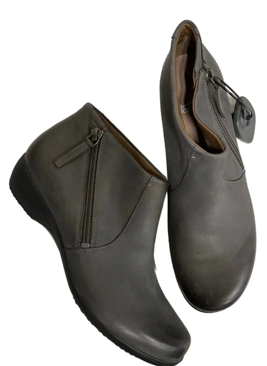 Boots Ankle Flats By Dansko In Grey, Size: 7