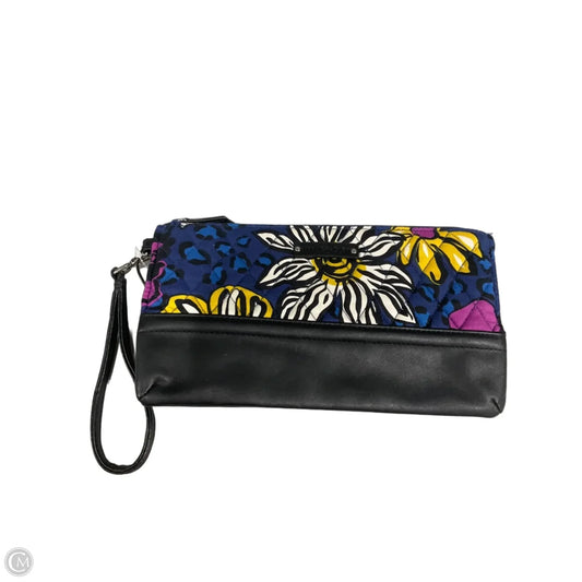 Wristlet By Vera Bradley, Size: Medium