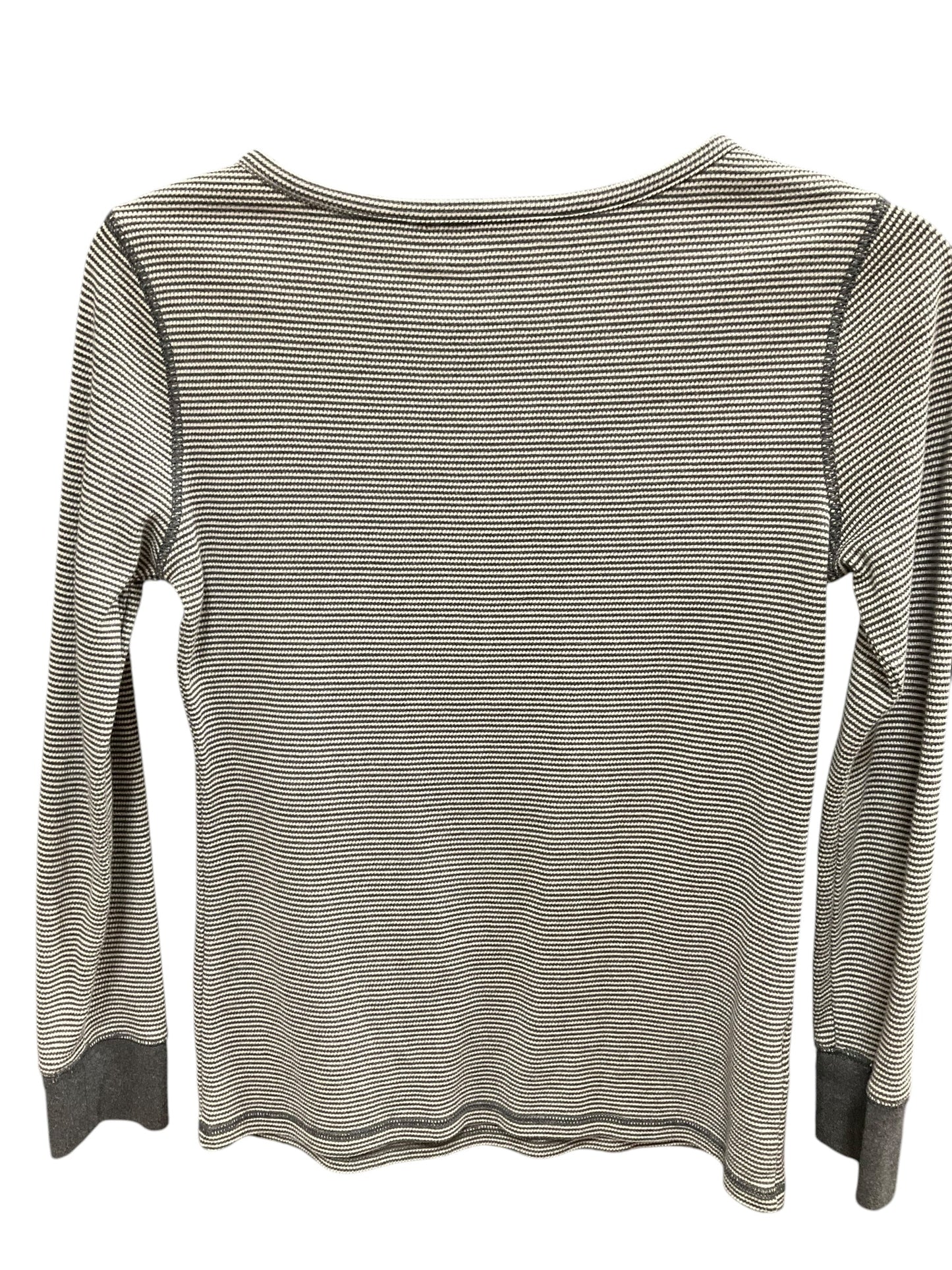 Top Long Sleeve By Eddie Bauer In Grey & White, Size: M