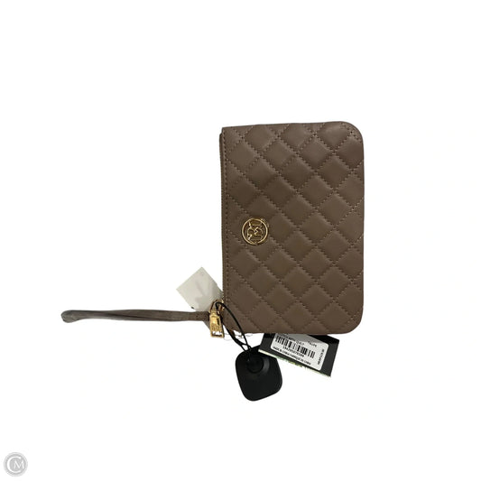 Wristlet By Badgley Mischka, Size: Medium