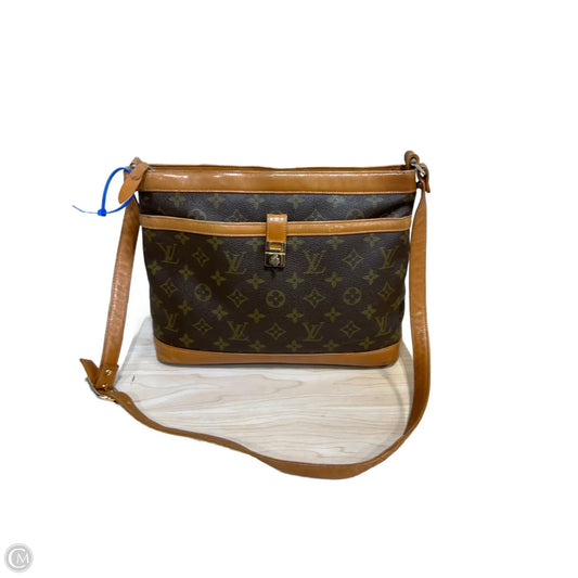 Crossbody Luxury Designer By Louis Vuitton, Size: Medium
